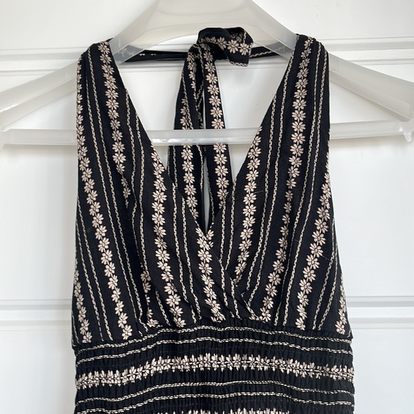 American Eagle Floral halter jumpsuit with pockets - Picture 2 of 5